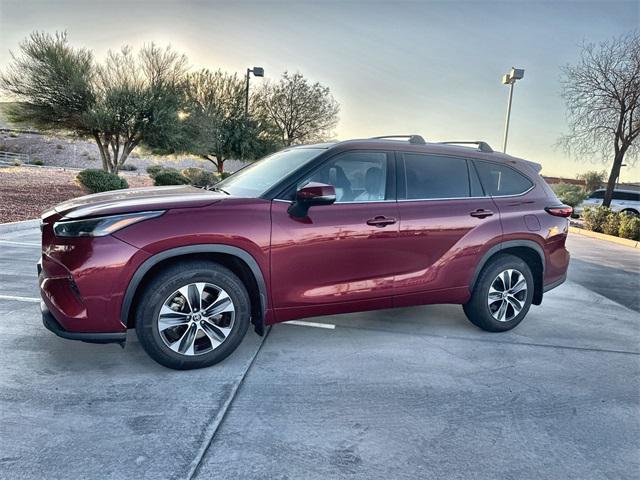 used 2022 Toyota Highlander car, priced at $34,200