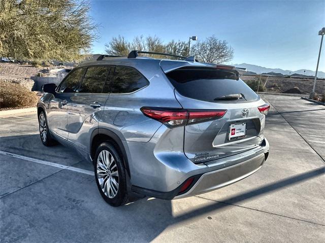 used 2021 Toyota Highlander car, priced at $39,600