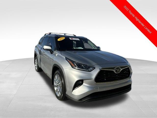 used 2022 Toyota Highlander car, priced at $39,300