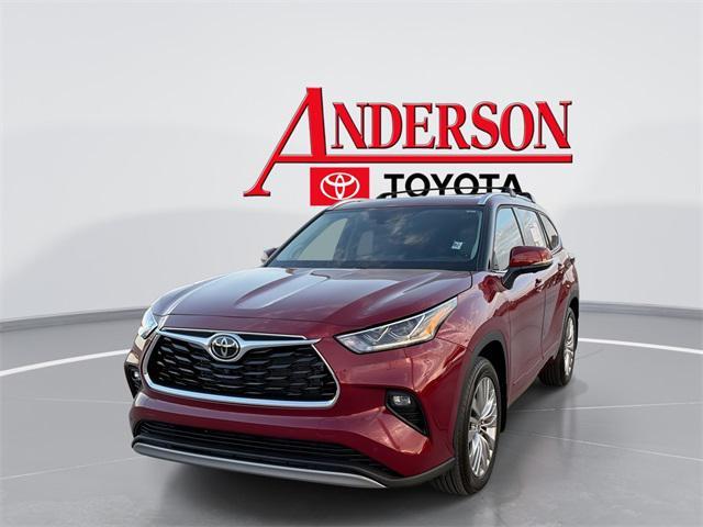 used 2025 Toyota Highlander car, priced at $53,500