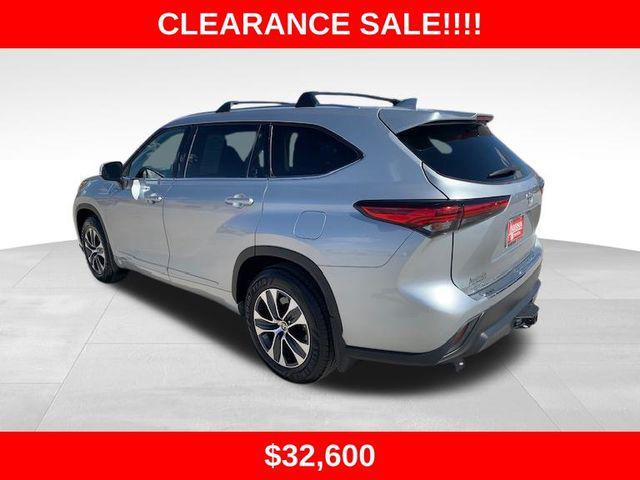 used 2020 Toyota Highlander car, priced at $32,000