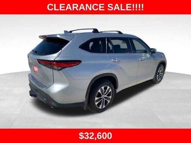 used 2020 Toyota Highlander car, priced at $32,000