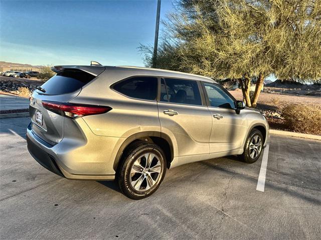 used 2023 Toyota Highlander car, priced at $37,200