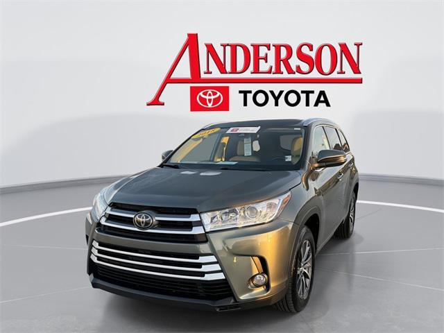 used 2018 Toyota Highlander car, priced at $26,800