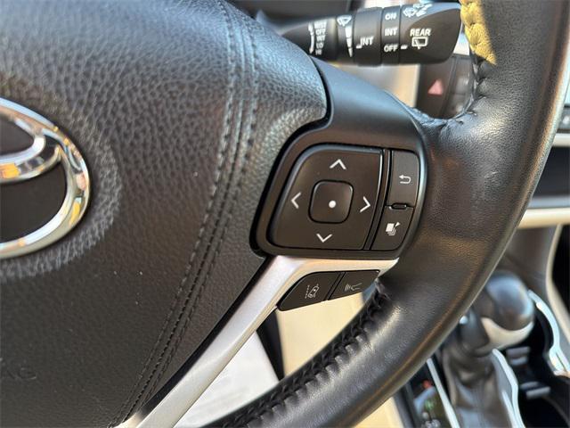 used 2018 Toyota Highlander car, priced at $26,800