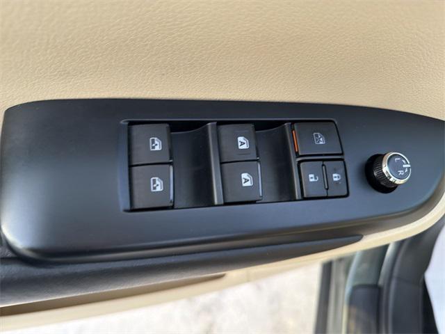 used 2018 Toyota Highlander car, priced at $26,800