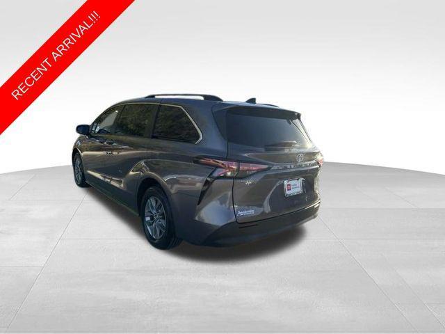 used 2022 Toyota Sienna car, priced at $40,100