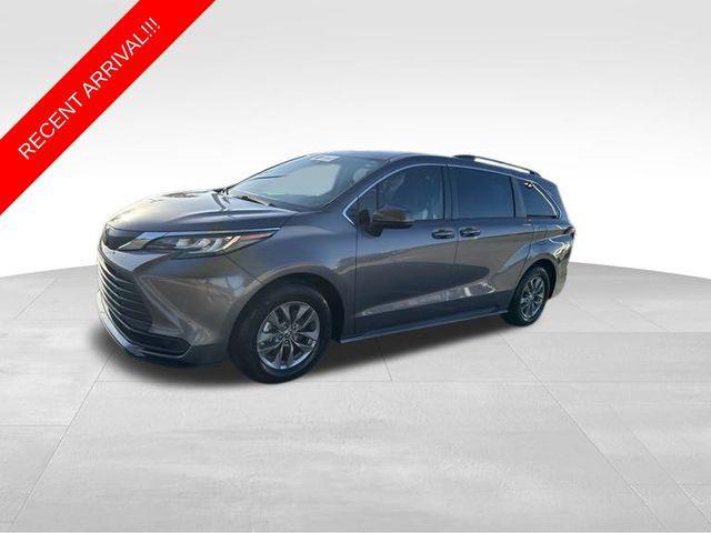 used 2022 Toyota Sienna car, priced at $40,100