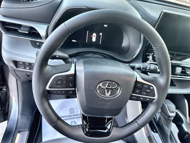 used 2023 Toyota Highlander car, priced at $44,700