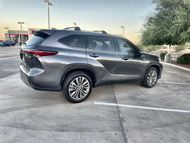 used 2023 Toyota Highlander car, priced at $44,700