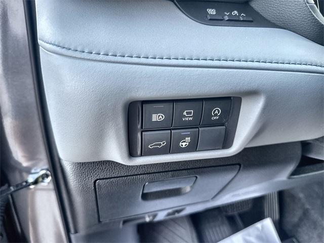 used 2023 Toyota Highlander car, priced at $44,700