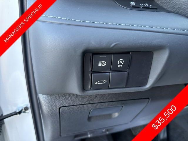 used 2023 Toyota Highlander car
