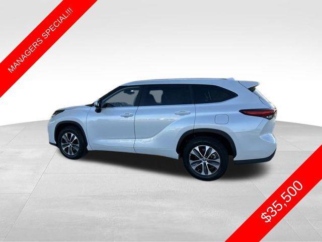 used 2023 Toyota Highlander car