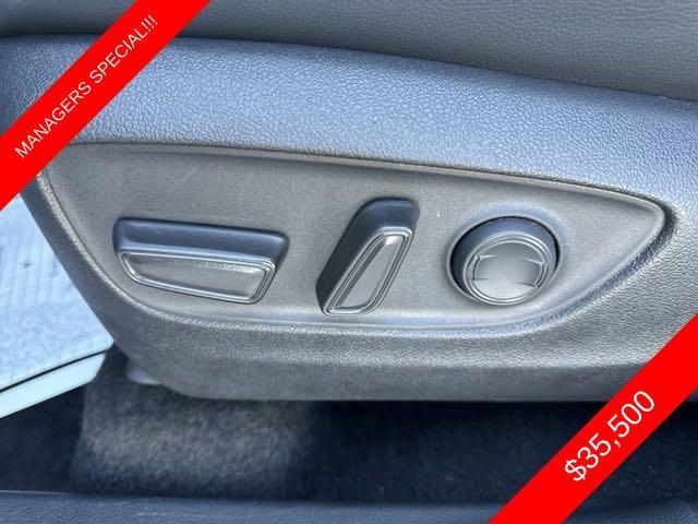 used 2023 Toyota Highlander car