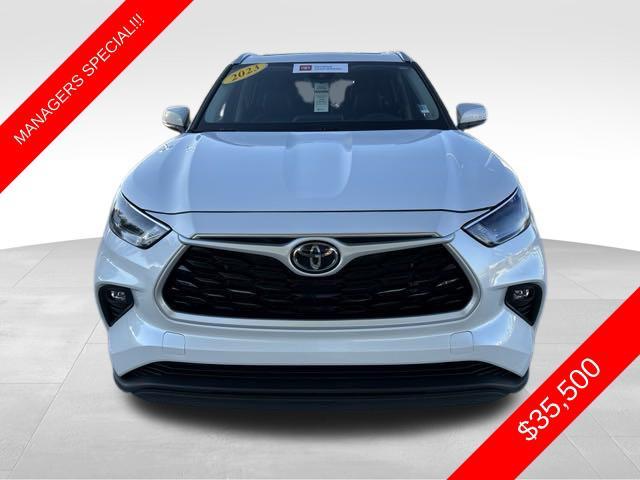 used 2023 Toyota Highlander car