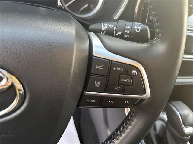 used 2022 Toyota Highlander car, priced at $37,200