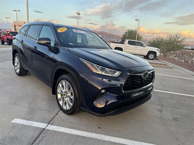 used 2022 Toyota Highlander car, priced at $37,200