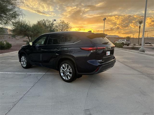 used 2022 Toyota Highlander car, priced at $37,200