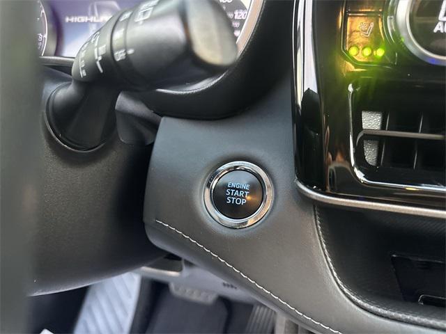 used 2022 Toyota Highlander car, priced at $37,200