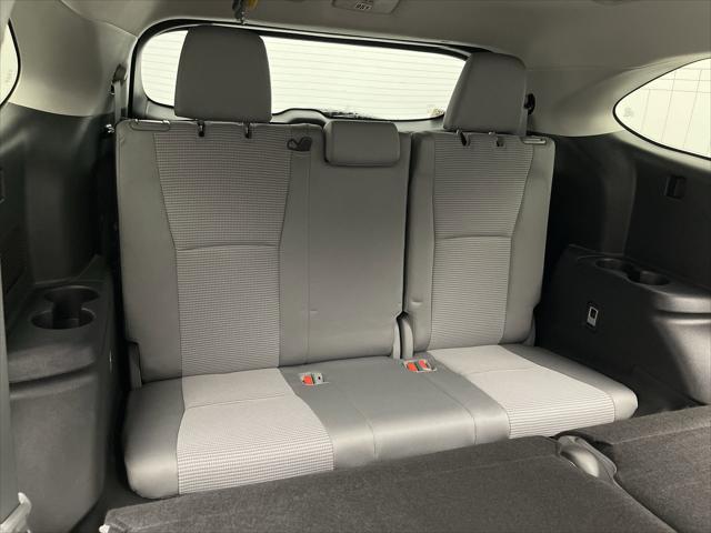 used 2022 Toyota Highlander car, priced at $31,399