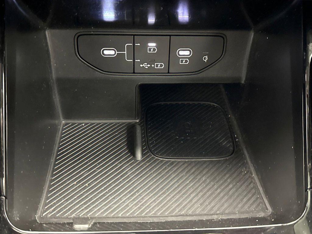 used 2025 Kia Sorento car, priced at $38,298