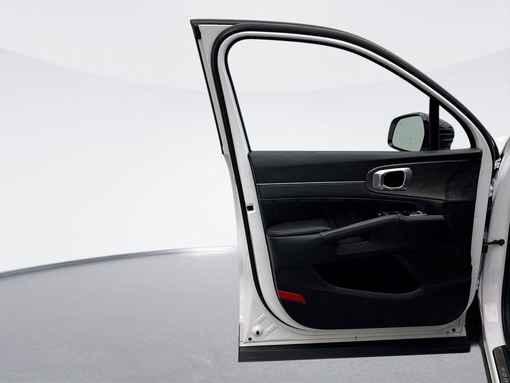 used 2025 Kia Sorento car, priced at $38,298