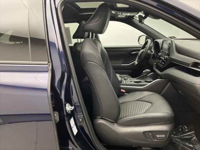 used 2022 Toyota Highlander car, priced at $42,299