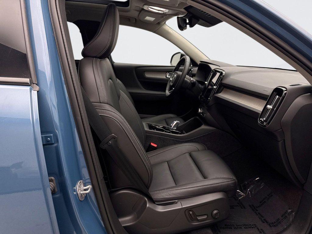 used 2023 Volvo XC40 car, priced at $33,199