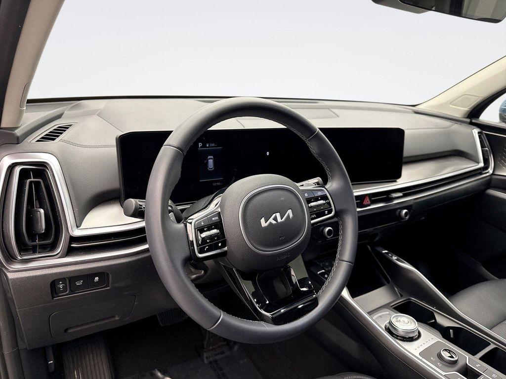 used 2025 Kia Sorento Hybrid car, priced at $37,598