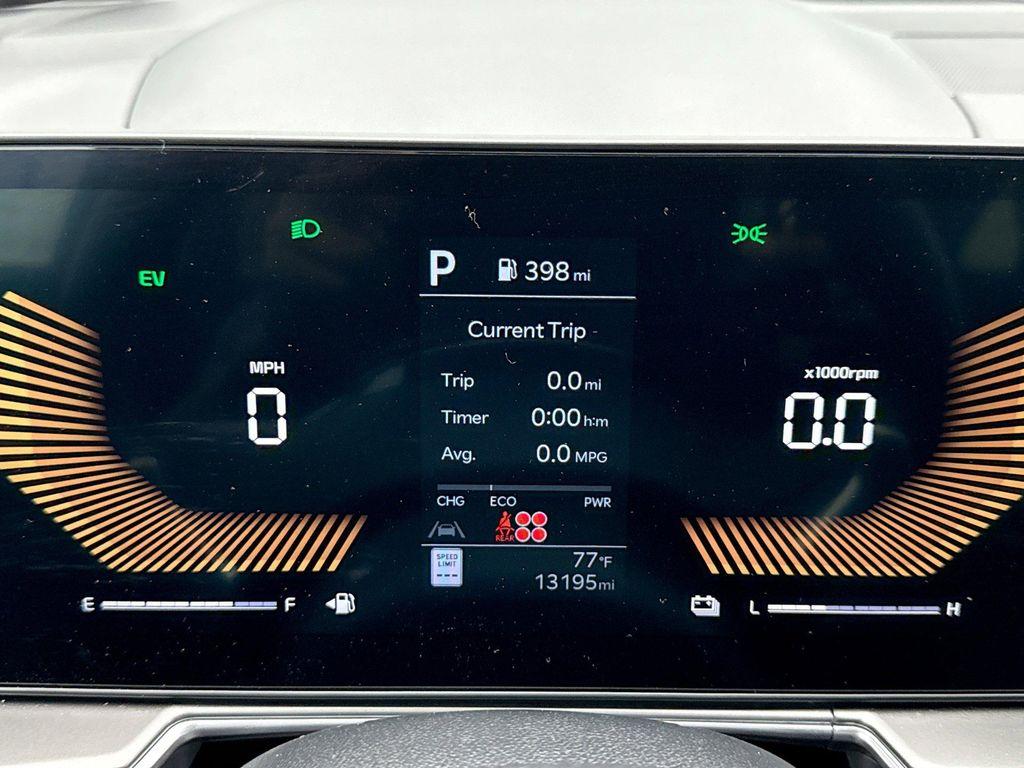 used 2025 Kia Sorento Hybrid car, priced at $37,598