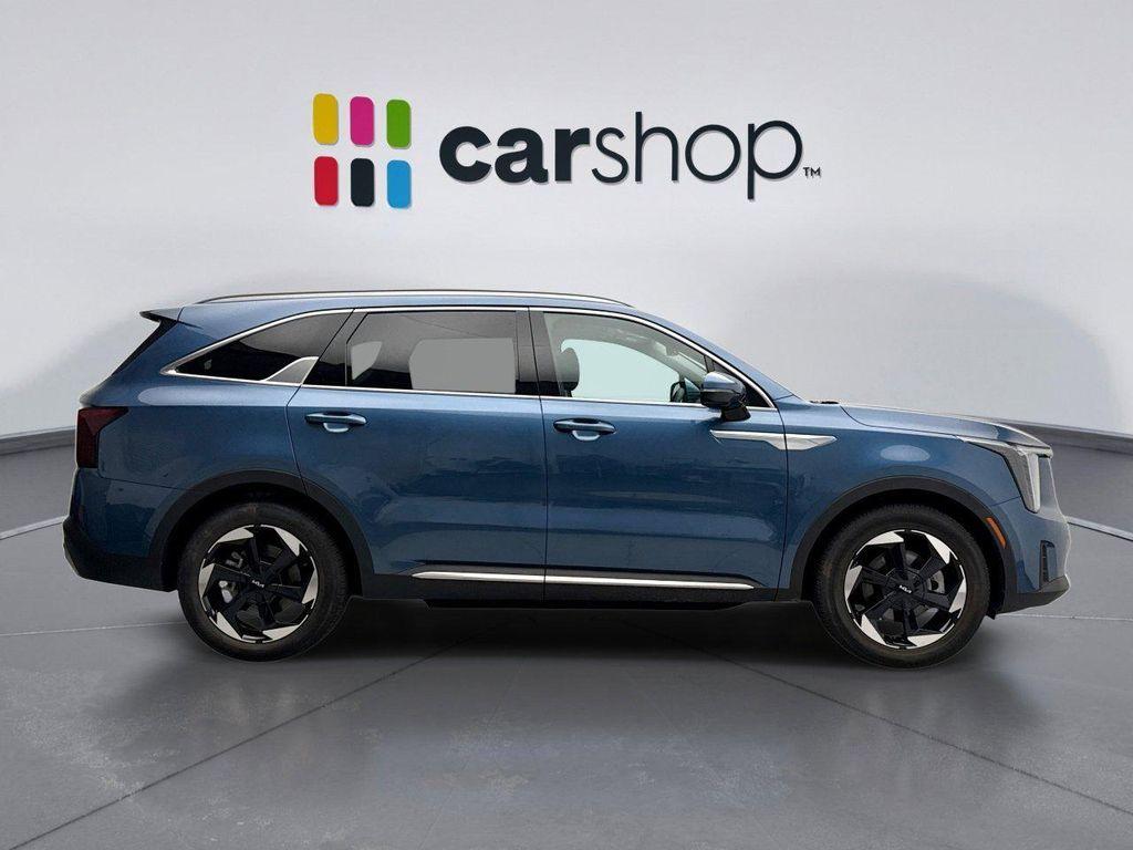 used 2025 Kia Sorento Hybrid car, priced at $37,598