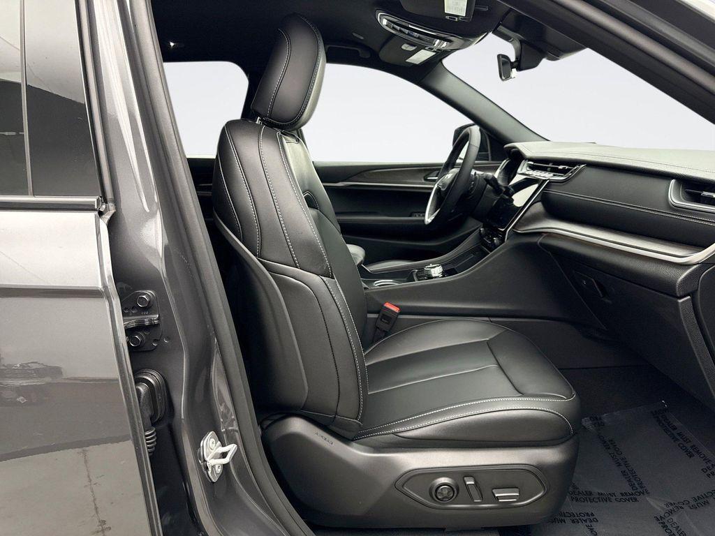 used 2025 Jeep Grand Cherokee car, priced at $42,700
