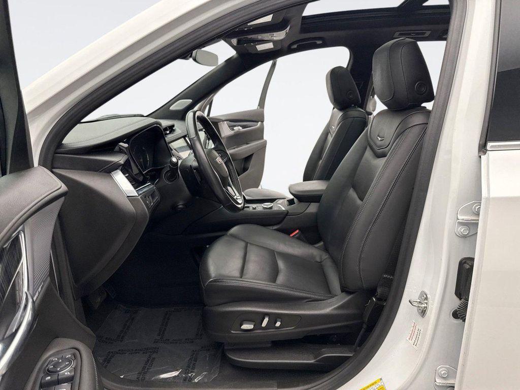 used 2023 Cadillac XT6 car, priced at $35,997