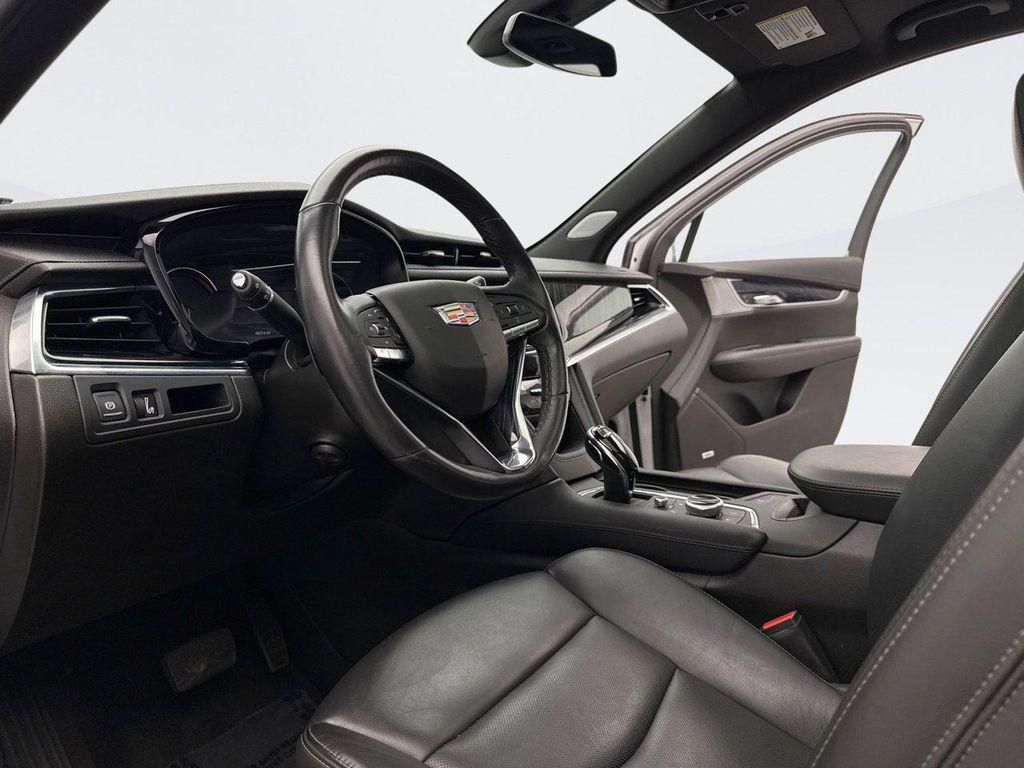 used 2023 Cadillac XT6 car, priced at $35,997