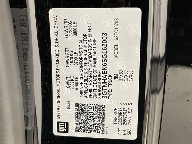 used 2025 GMC Sierra 1500 car, priced at $35,900