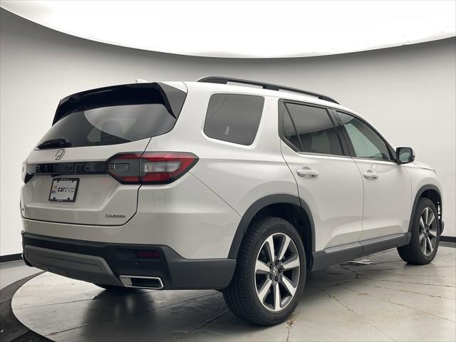 used 2025 Honda Pilot car, priced at $46,900