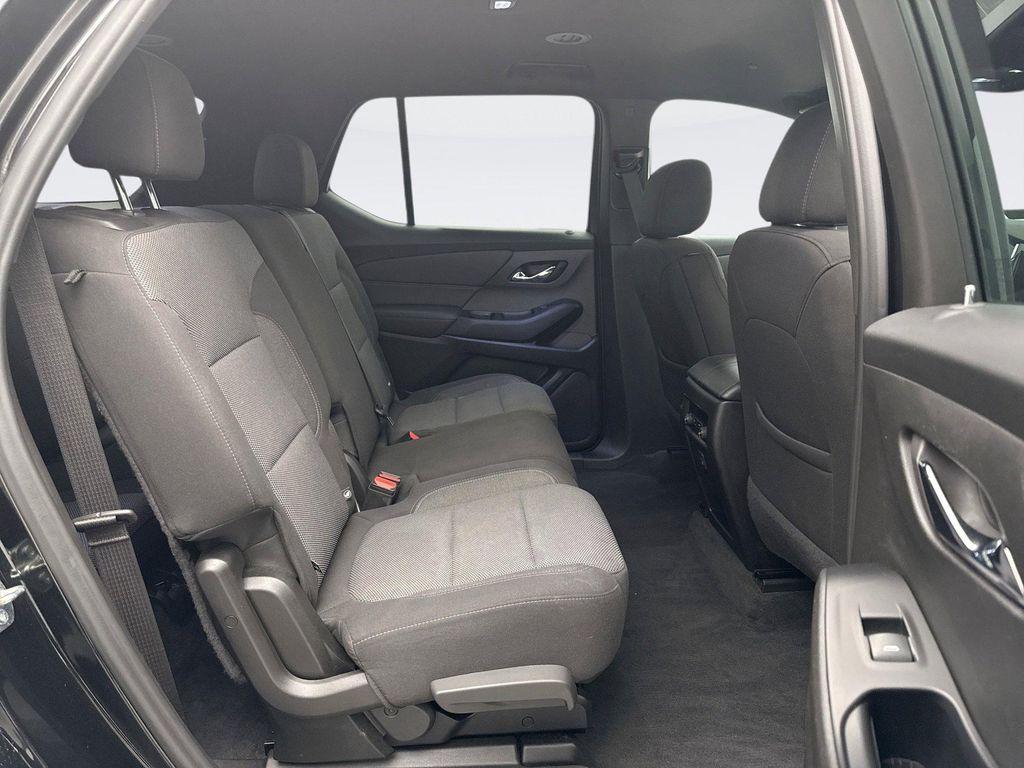 used 2023 Chevrolet Traverse car, priced at $26,946