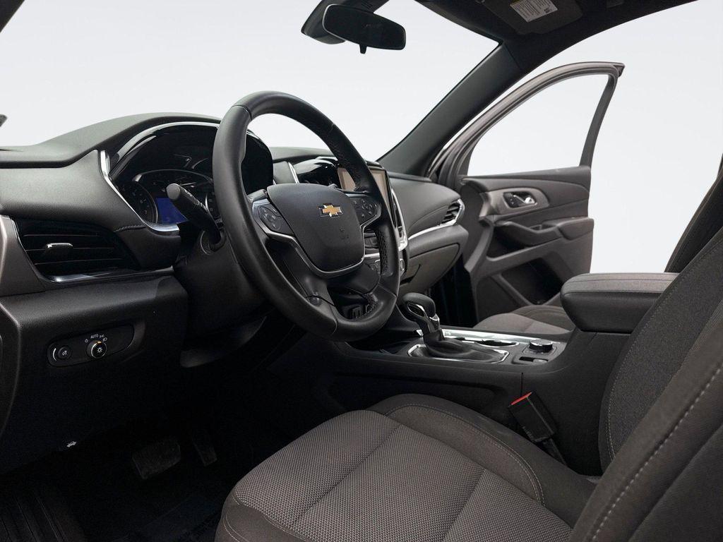 used 2023 Chevrolet Traverse car, priced at $26,946