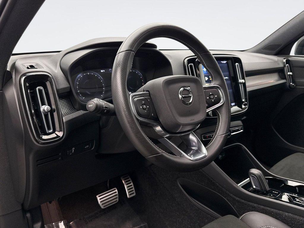 used 2021 Volvo XC40 car, priced at $21,946