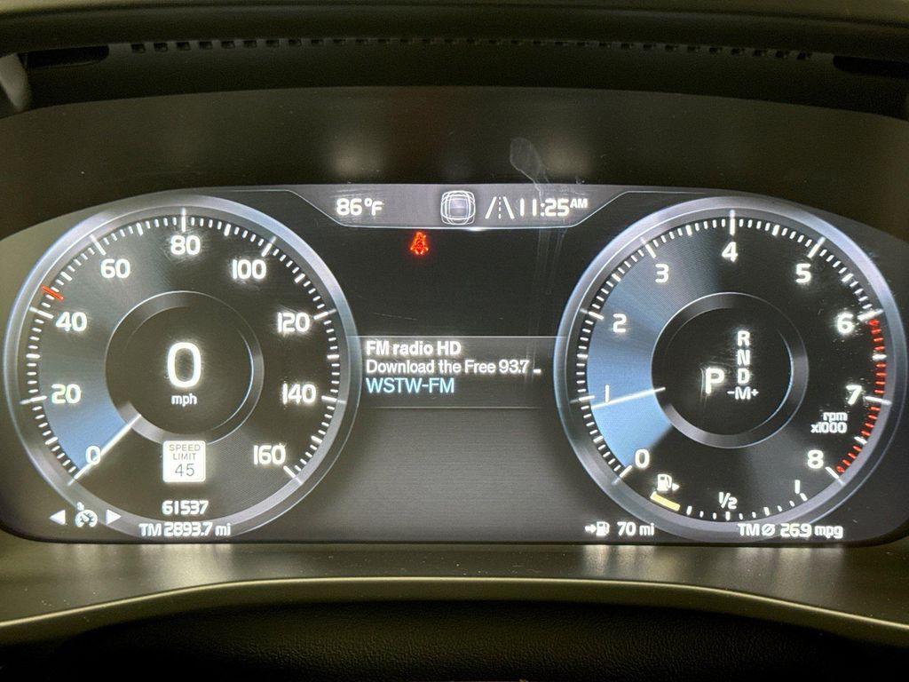 used 2021 Volvo XC40 car, priced at $21,946