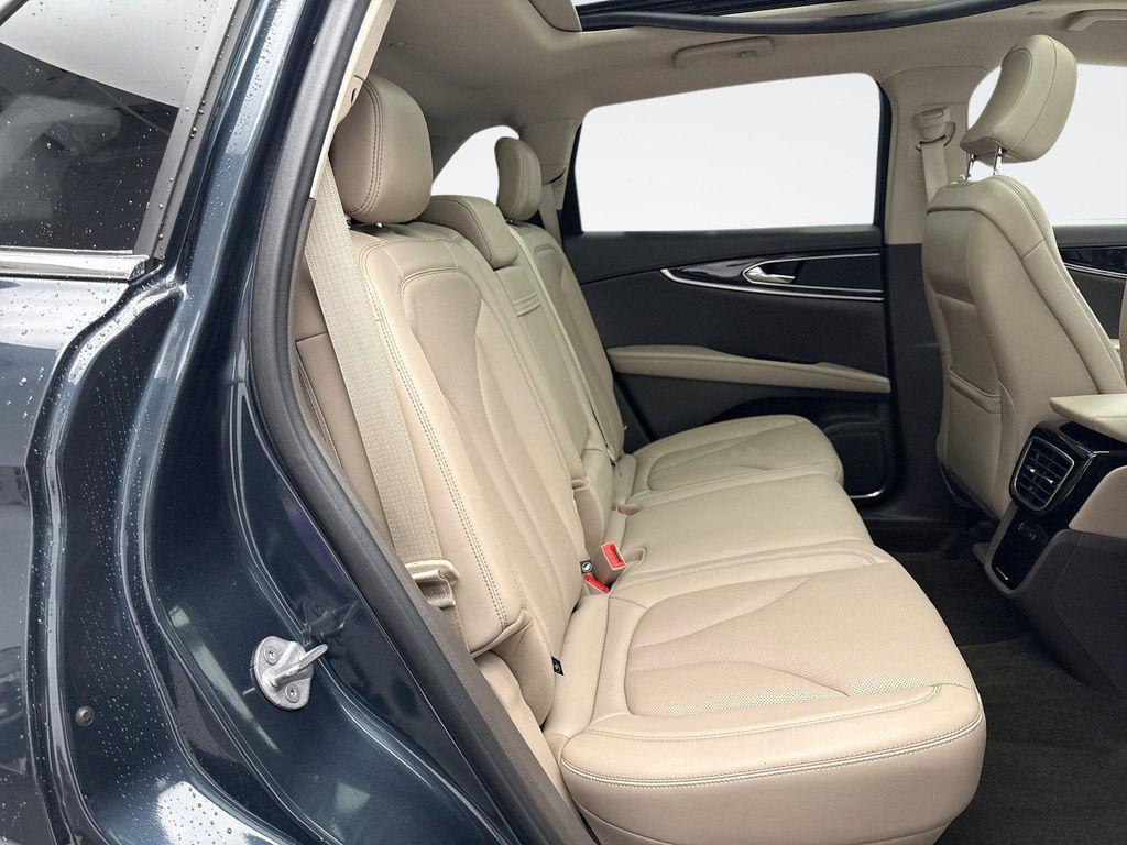 used 2022 Lincoln Nautilus car, priced at $33,298