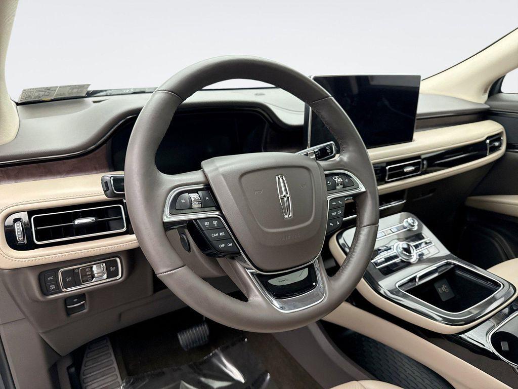 used 2022 Lincoln Nautilus car, priced at $33,298