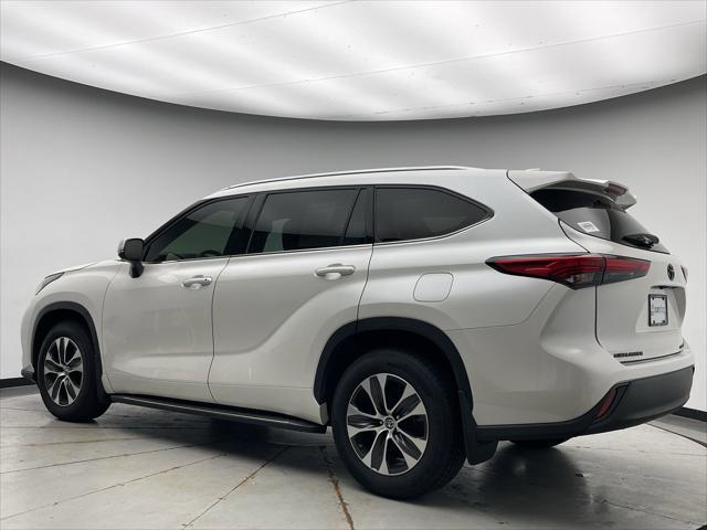 used 2021 Toyota Highlander car, priced at $34,999