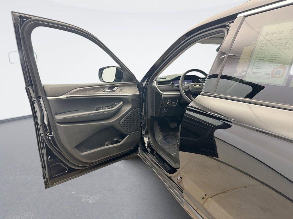 used 2023 Jeep Grand Cherokee L car, priced at $30,999