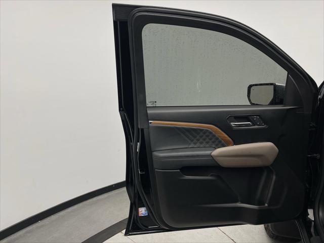 used 2024 GMC Canyon car, priced at $50,400