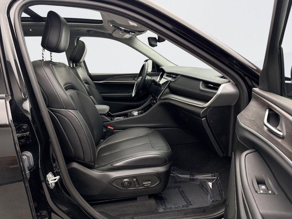 used 2022 Jeep Grand Cherokee car, priced at $31,599