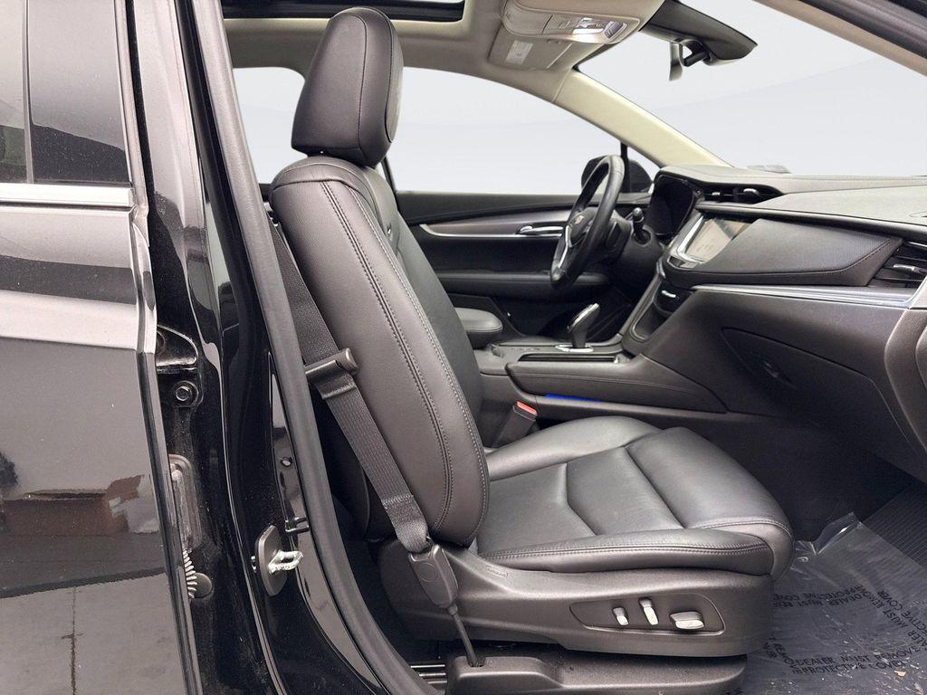 used 2019 Cadillac XT5 car, priced at $20,347