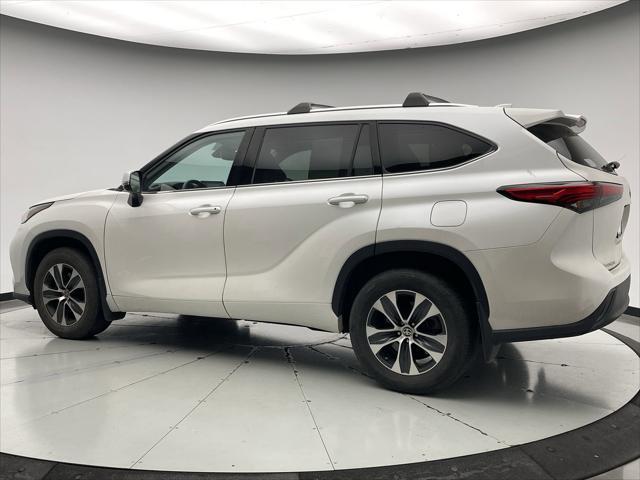 used 2021 Toyota Highlander car, priced at $34,999