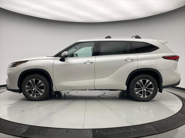 used 2021 Toyota Highlander car, priced at $34,999