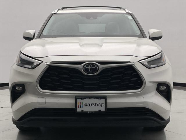 used 2021 Toyota Highlander car, priced at $34,999